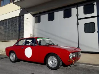 Foto 2 di 2: ALFA ROMEO GTJunior Corsa  