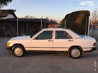 Foto 4 di 8: MERCEDES-BENZ 190 2,5 D 