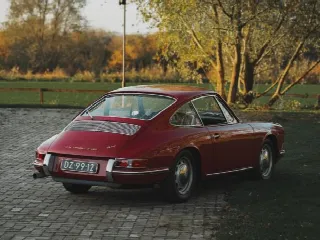 Foto 2 di 17: PORSCHE 911 Coupè Matching numbers early chassis number 
