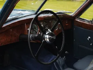 Foto 10 di 15: JAGUAR XK 120 XK120 FHC 1951