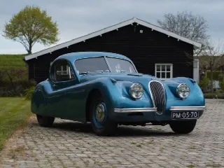 Foto 5 di 15: JAGUAR XK 120 XK120 FHC 1951