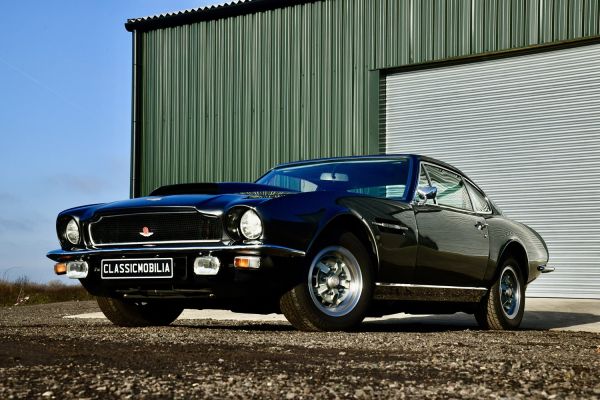ASTON MARTIN V8 