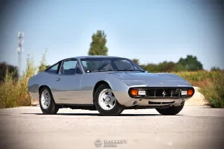 Foto 1 di 4: FERRARI 365(1969-1976) GTC/4 - Purebred Italian Gran Turismo  