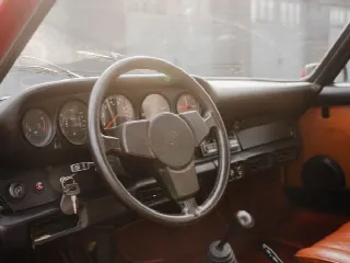 Foto 5 di 6: PORSCHE 911 S 1975 Coupe PTS Malaga Red FULLY MATCHING 