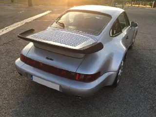 Foto 3 di 5: PORSCHE  
