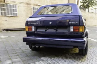 Foto 10 di 16: VOLKSWAGEN Golf Cabrio    