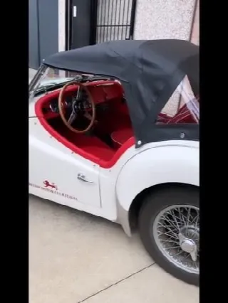 Foto 2 di 8: TRIUMPH TR3A roadster Cabrio 