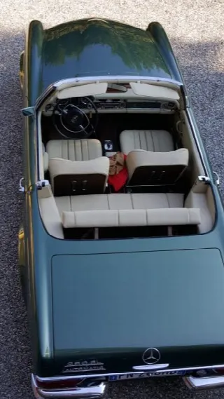 Foto 2 di 6: MERCEDES-BENZ 280 SL