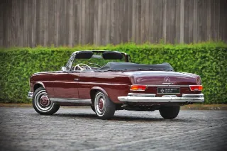 Foto 4 di 11: MERCEDES-BENZ S-ClassHeckflosse(1959-1968) 220Seb Convertible - Restored - Note 1- 