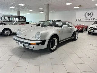 Foto 3 di 30: PORSCHE 911 Speedster 3.2