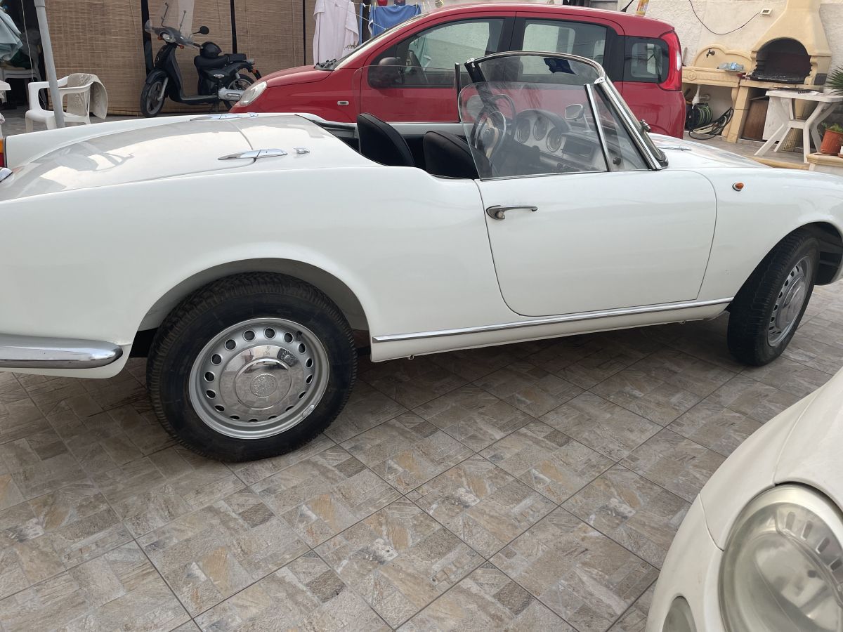 ALFA ROMEO Giulietta Spider 