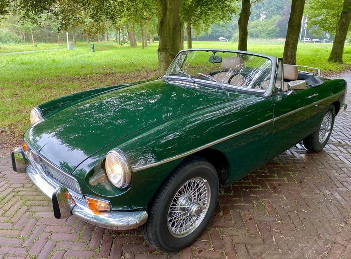 MG  B