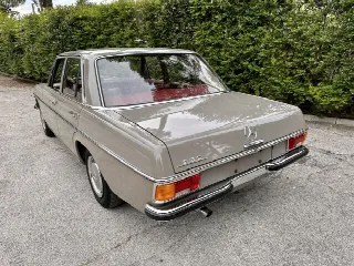 Foto 4 di 27: MERCEDES-BENZ 220 Barra / 8 w115 220 Petrol 