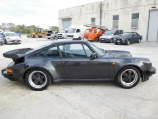 Foto 2 di 18: PORSCHE 911Turbo"(1974-1989)" 930  
