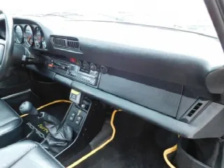 Foto 12 di 18: PORSCHE 911Turbo"(1974-1989)" 930  