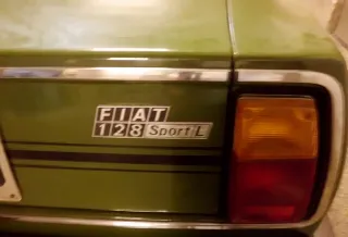 Foto 43 di 46: FIAT 128 COUPE' (SL) SPORT LUSSO 