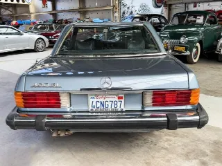 Foto 32 di 32: MERCEDES-BENZ SLC(1971-1981) 450 SL W107  roadster.47104