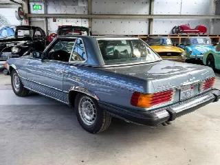 Foto 24 di 32: MERCEDES-BENZ SLC(1971-1981) 450 SL W107  roadster.47104