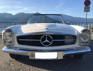 Foto 8 di 9: MERCEDES-BENZ SL Pagoda (1963-1971) 230sl 