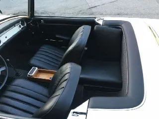 Foto 3 di 9: MERCEDES-BENZ SL Pagoda (1963-1971) 230sl 