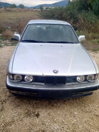 Foto 1 di 9: BMW 7 Series (1986-1994) e28 