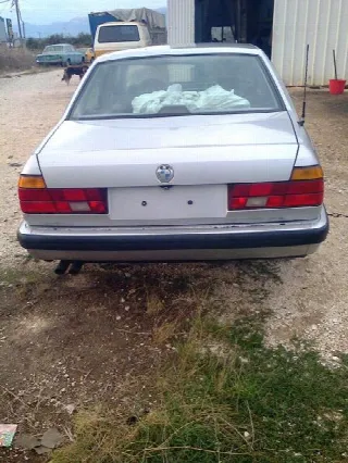 Foto 7 di 9: BMW 7 Series (1986-1994) e28 