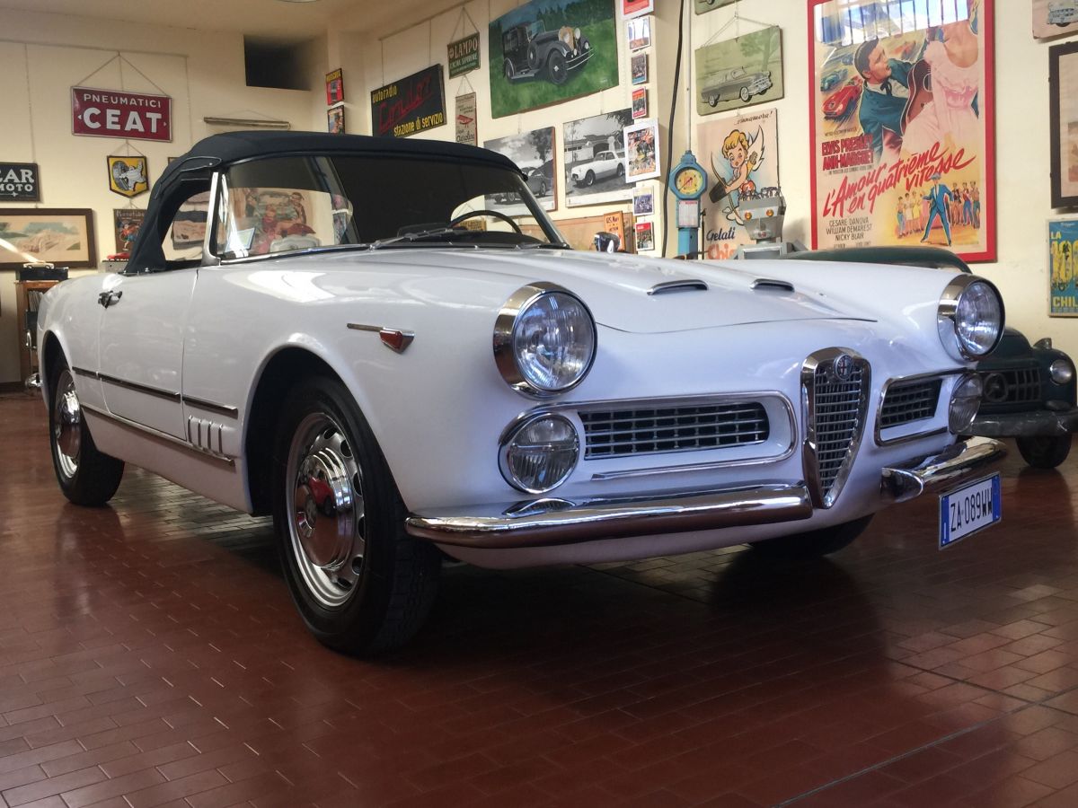 ALFA ROMEO 2000 Spider Touring  