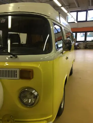 Foto 8 di 9: Volkswagen T2 Westfalia 