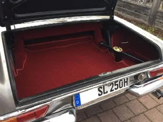 Foto 4 di 4: MERCEDES-BENZ 250 SL Pagode 