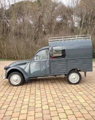 Foto 4 di 4: CITROEN 2 CV AKS 400 