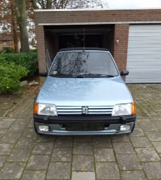 Foto 3 di 3: PEUGEOT 205 CTI 