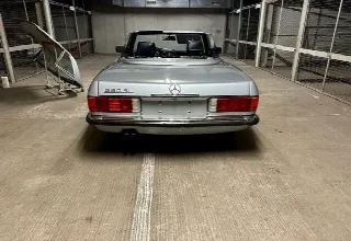 Foto 4 di 4: MERCEDES-BENZ SL(1971-1989) 380 R 107 