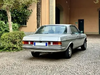 Foto 5 di 17: MERCEDES-BENZ 230 C CE coupè