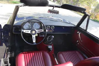 Foto 12 di 24: ALFA ROMEO Spider Osso di seppia 