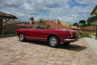 Foto 27 di 28: ALFA ROMEO 2600 Spider Touring    