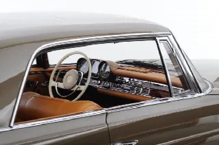 Foto 5 di 7: MERCEDES-BENZ SE coupè 250 