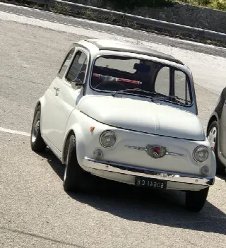 Foto 2 di 5: FIAT 500 L   