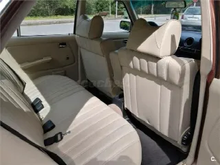 Foto 4 di 7: MERCEDES-BENZ 300 D    