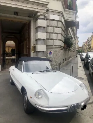 Foto 2 di 9: ALFA ROMEO Spider 1300 