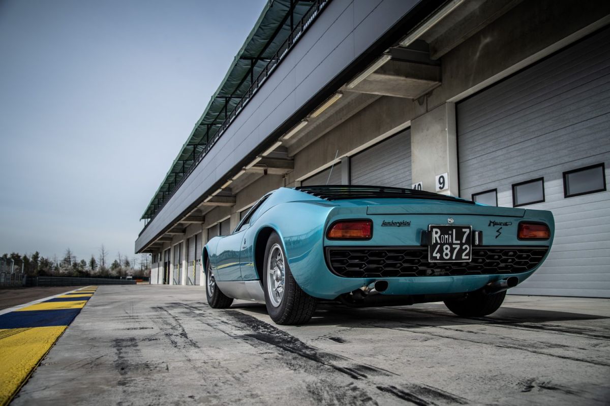 LAMBORGHINI MIURA 