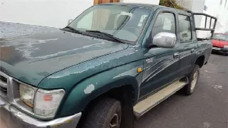 Foto 3 di 5: TOYOTA Hilux 4p diesel  