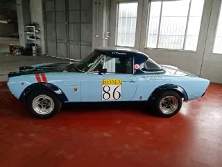 Foto 3 di 12: FIAT 124 spider replica Abarth