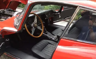 Foto 5 di 16: JAGUAR E-TYPE SII (1967-1971) COUPE 2 POSTI   