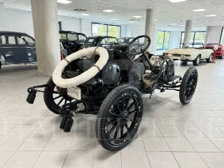 Foto 5 di 28: ISOTTA FRASCHINI Fraschini-DONOTUSE FENC  