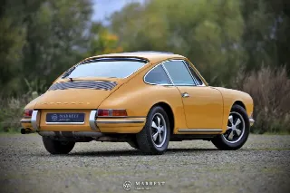 Foto 5 di 9: PORSCHE 911 SWB - Sunroof Coupé - Restored 