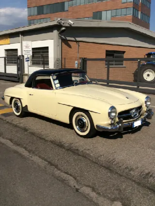 Foto 3 di 9: MERCEDES-BENZ SL190(1955-1963)  1956