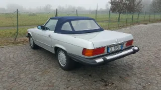 Foto 6 di 12: MERCEDES-BENZ SL(1971-1989) 560   