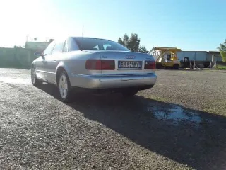 Foto 3 di 15: AUDI A8 3.3 TDI -V8 - 4RM