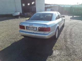 Foto 4 di 15: AUDI A8 3.3 TDI -V8 - 4RM