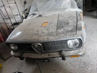 Foto 2 di 8: ALFA ROMEO Alfetta  